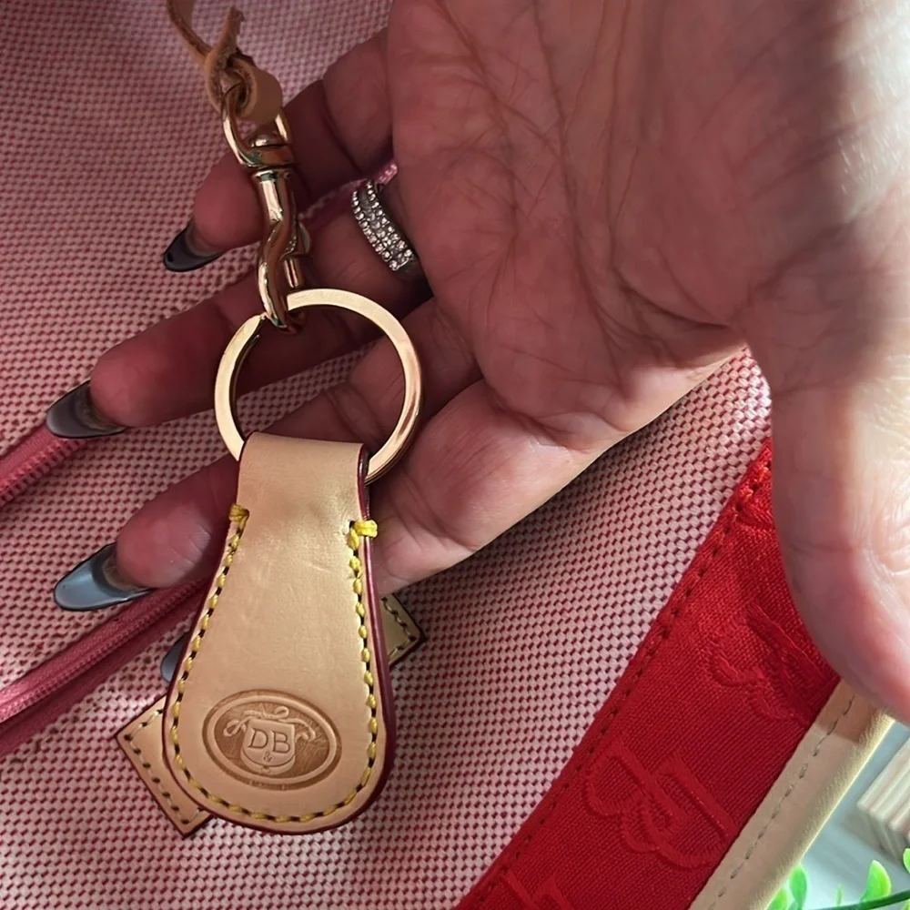 DOONEY AND BOURKE RED CANVAS LEATHER STRAP XL LOGO TOTE TRAVEL SHOULDER BAG NWOT - Picture 7 of 11